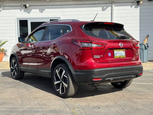 Used 2020 Nissan Rogue Sport SL w/ Premium Package FWD image 8