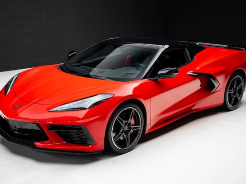 Used 2023 Chevrolet Corvette Stingray Convertible w/ Z51 Performance Package image 5