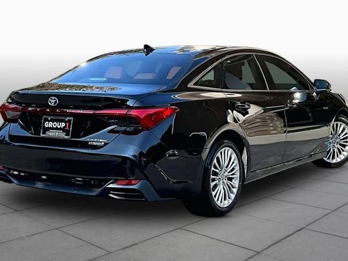 Used 2021 Toyota Avalon Limited FWD image 13