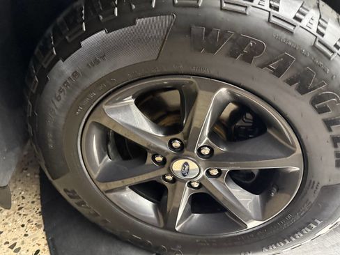 Used 2019 Ford Expedition Max XLT w/ Equipment Group 202A AWD/4WD image 31