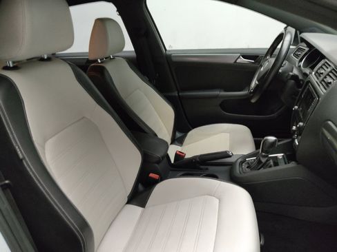 Used 2016 Volkswagen Jetta Sport FWD image 21