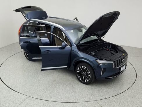 New 2026 Volvo XC90 B6 Plus w/ Protection Package Premier image 31