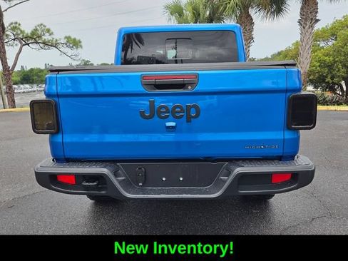 Certified 2025 Jeep Gladiator Sport AWD/4WD image 6