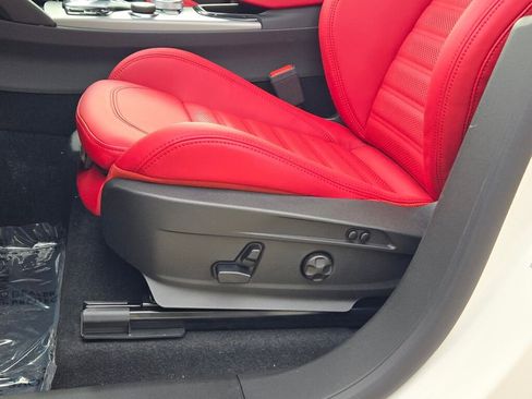 New 2025 Alfa Romeo Stelvio Sprint image 24