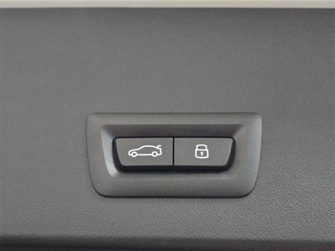 Used 2025 BMW X3 xDrive30i w/ Premium Package image 16