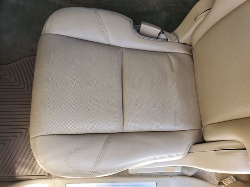 Used 2012 Chevrolet Suburban LTZ RWD image 26