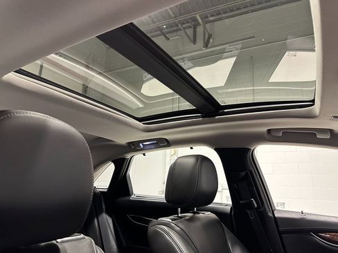 Used 2013 Cadillac XTS Premium image 14