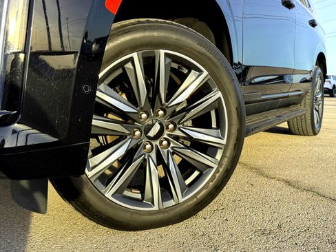 Used 2023 Cadillac Escalade Sport image 2