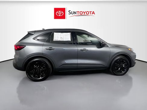 Used 2025 Ford Escape Active w/ Active Premium Tech Pack FWD image 2