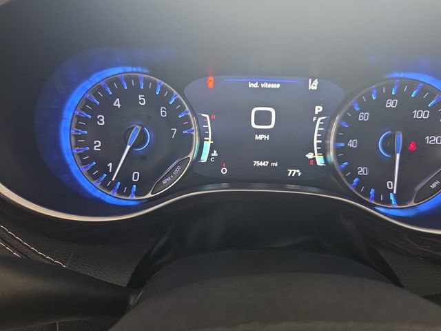 Used 2022 Chrysler Pacifica Limited FWD image 5
