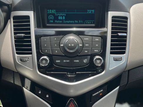 Used 2014 Chevrolet Cruze LS FWD image 17