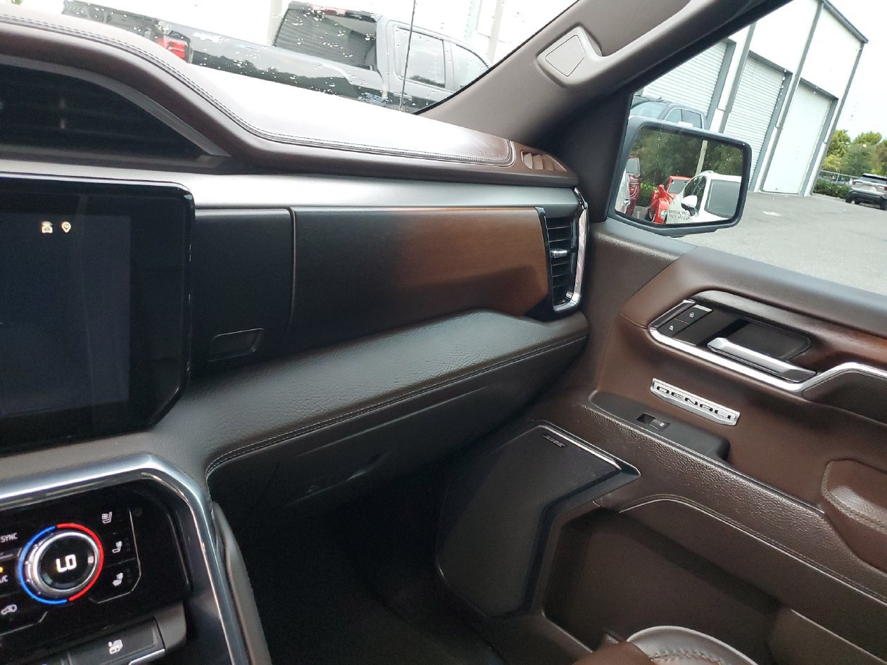 Used 2024 GMC Sierra 1500 Denali w/ Denali Reserve Package AWD/4WD image 26