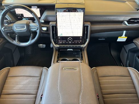 New 2026 GMC Yukon XL Denali Ultimate AWD/4WD image 13