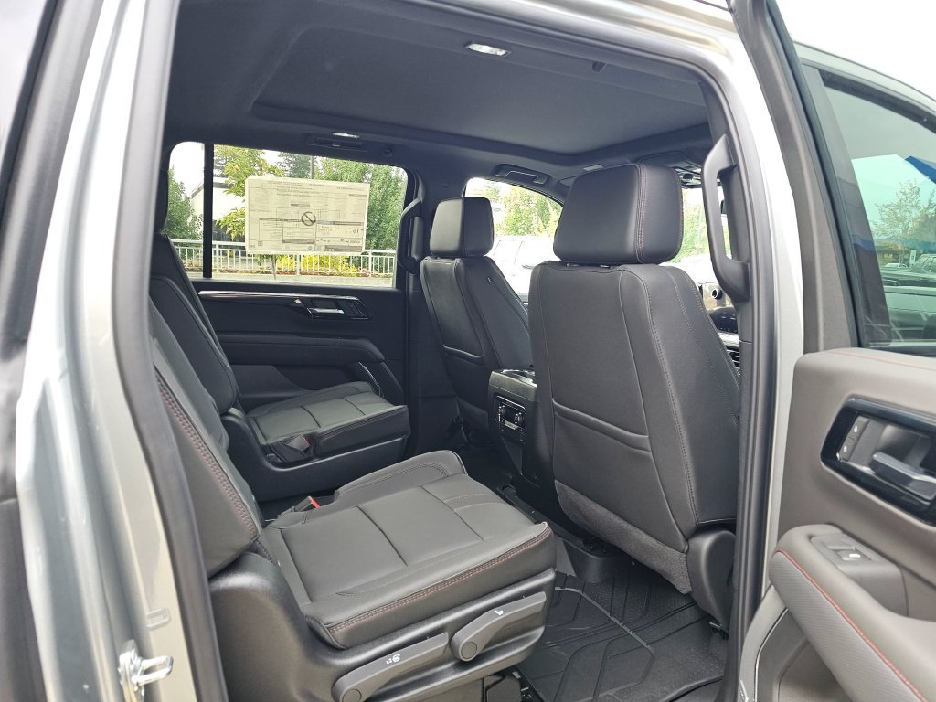 New 2026 Chevrolet Suburban RST w/ RST Capability Package AWD/4WD image 14
