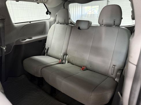 Used 2017 Toyota Sienna XLE w/ XLE Navigation Package AWD/4WD image 24