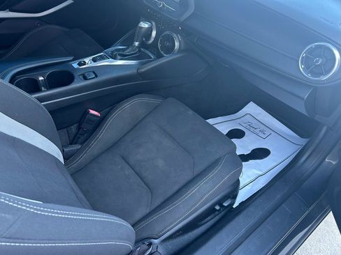 Used 2016 Chevrolet Camaro LT RWD image 12