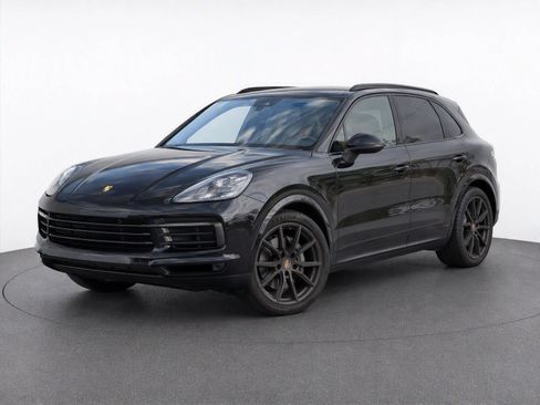 Certified 2022 Porsche Cayenne S AWD/4WD image 1
