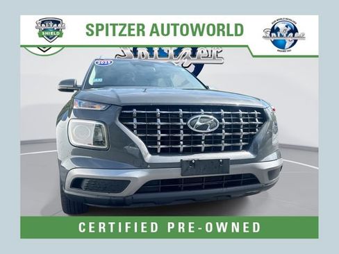 Used 2025 Hyundai Venue SEL FWD image 1