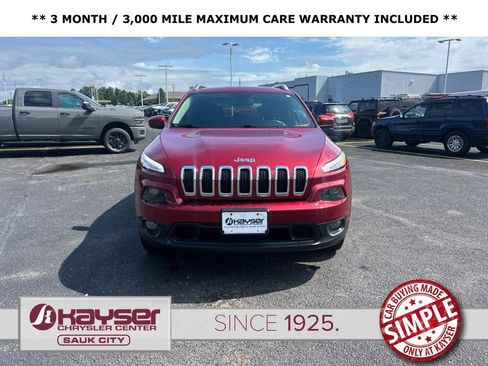 Used 2016 Jeep Cherokee Latitude AWD/4WD image 3