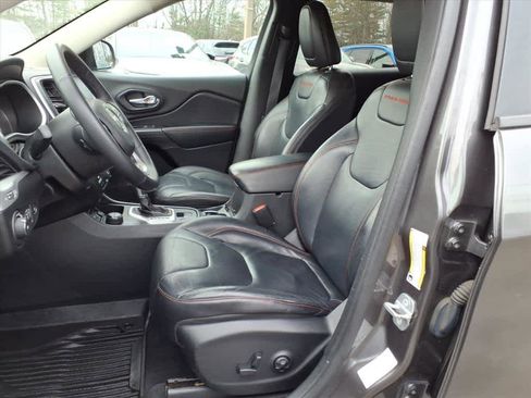 Used 2014 Jeep Cherokee Trailhawk w/ Technology Group image 17