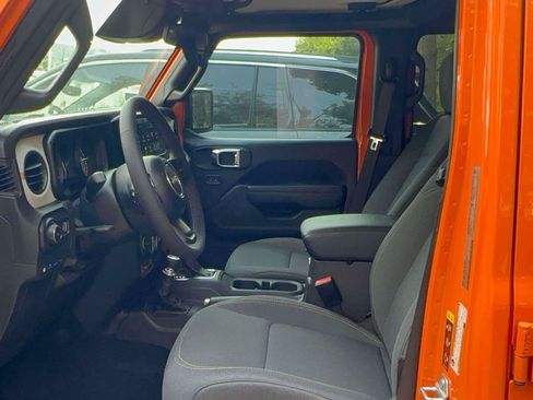 Used 2025 Jeep Wrangler Unlimited Sport S 4xe AWD/4WD image 15
