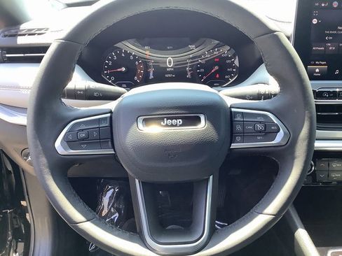 Used 2024 Jeep Compass Limited image 11