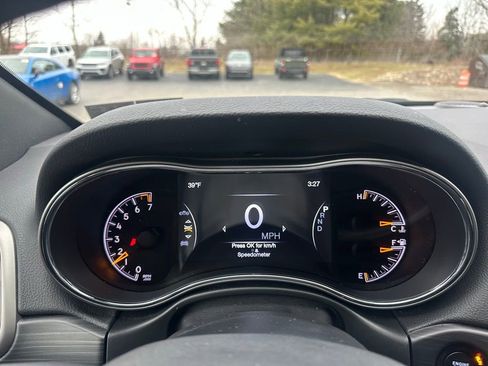 Used 2021 Jeep Grand Cherokee Limited w/ Luxury Group II image 13