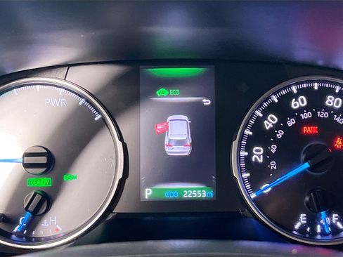 Used 2022 Toyota RAV4 SE image 23