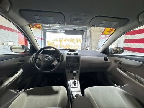 Used 2013 Toyota Corolla LE FWD image 22