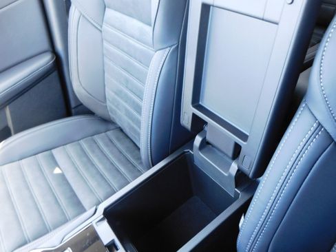 New 2025 Mitsubishi Outlander SE image 33