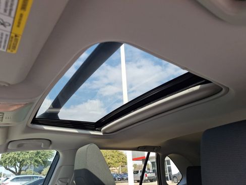 Used 2021 Toyota RAV4 XLE image 31