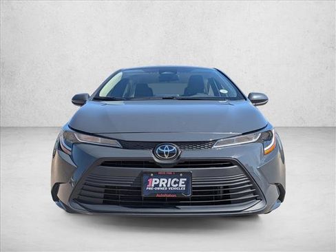 Used 2023 Toyota Corolla LE FWD image 2