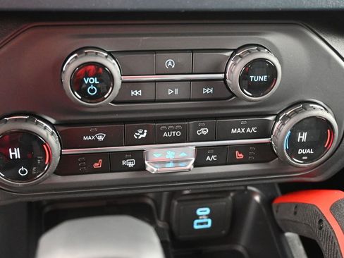 New 2025 Ford Bronco Heritage Edition image 27