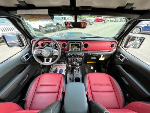 Used 2023 Jeep Wrangler Unlimited Rubicon 4xe AWD/4WD image 26
