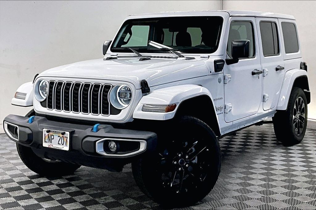 Used 2024 Jeep Wrangler Unlimited Sahara AWD/4WD image 1