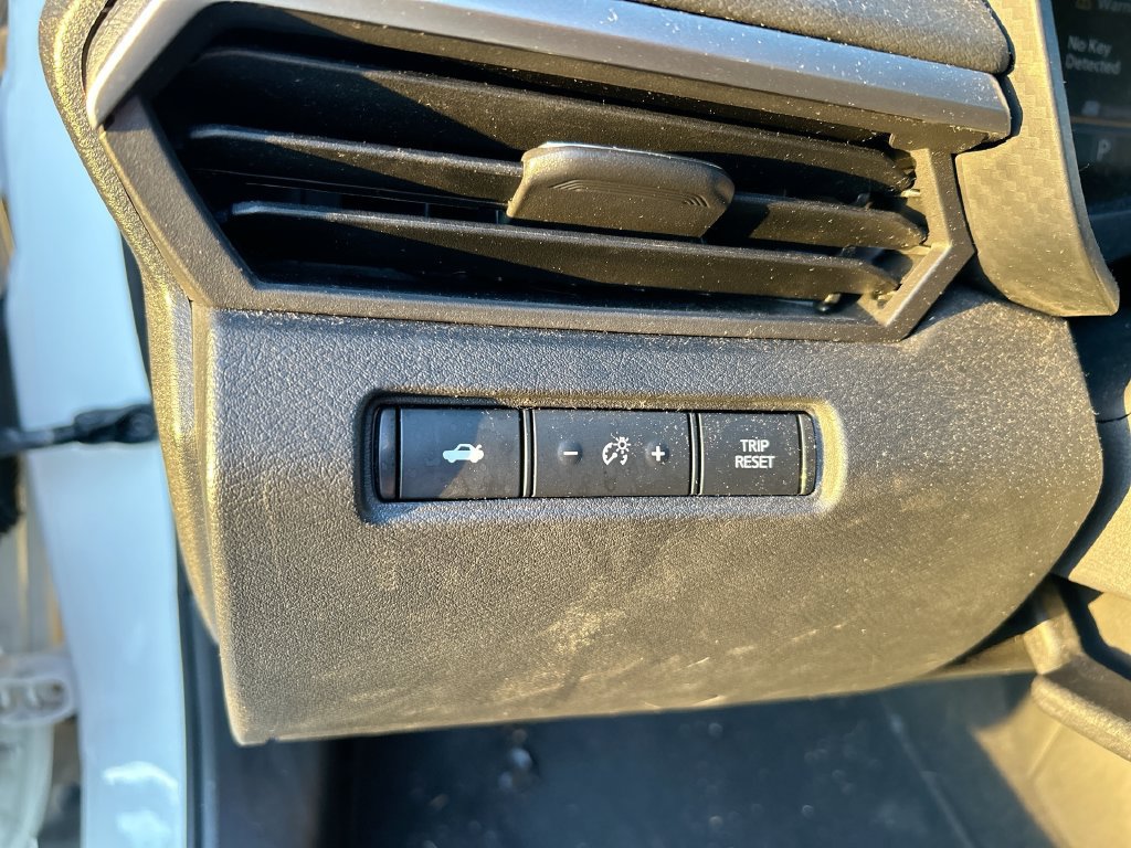 Used 2022 Nissan Altima 2.5 SR FWD image 14