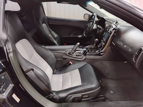 Used 2005 Chevrolet Corvette Coupe w/ Preferred Equipment Group image 14