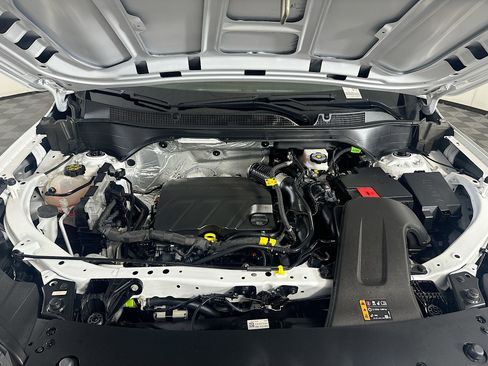 Used 2025 Chevrolet Trax LS FWD image 32