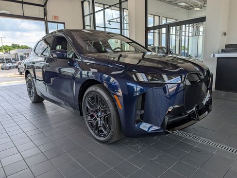 New 2026 BMW iX xDrive45 w/ M Sport Package AWD/4WD image 1
