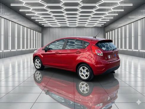 Used 2014 Ford Fiesta SE FWD image 3