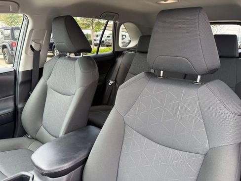 Used 2025 Toyota RAV4 XLE FWD image 11
