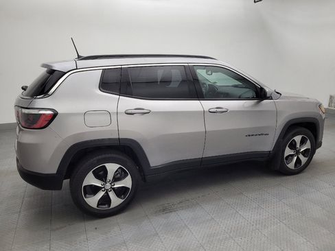 Used 2017 Jeep Compass Latitude w/ Popular Equipment Group AWD/4WD image 10