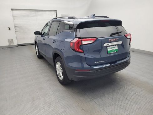 Used 2024 GMC Terrain SLE w/ Driver Convenience Package FWD image 5