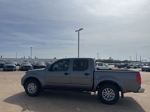 Used 2017 Nissan Frontier SV image 14