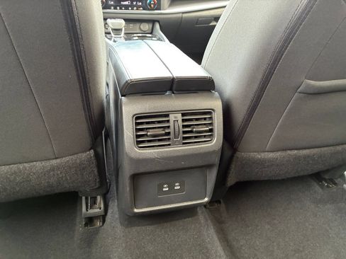 Used 2025 Nissan Rogue SV FWD image 20