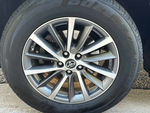 Used 2019 Toyota Highlander XLE image 52