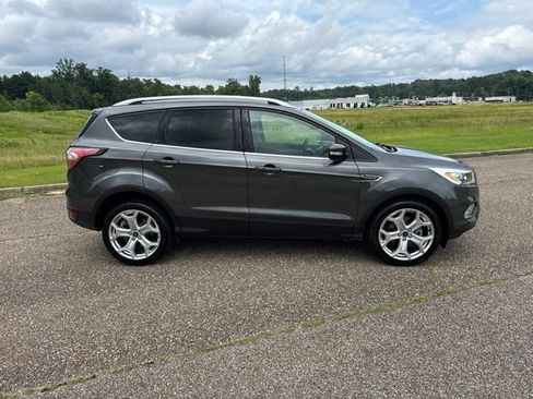 Used 2017 Ford Escape Titanium FWD image 5