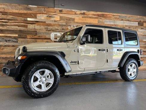 Used 2022 Jeep Wrangler Unlimited Sport AWD/4WD image 56