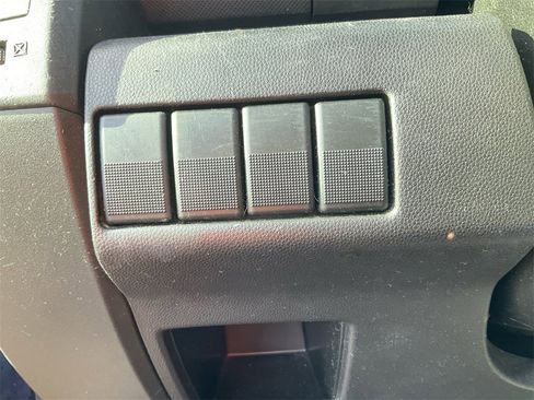 Used 2009 MAZDA MAZDA5 Sport image 29