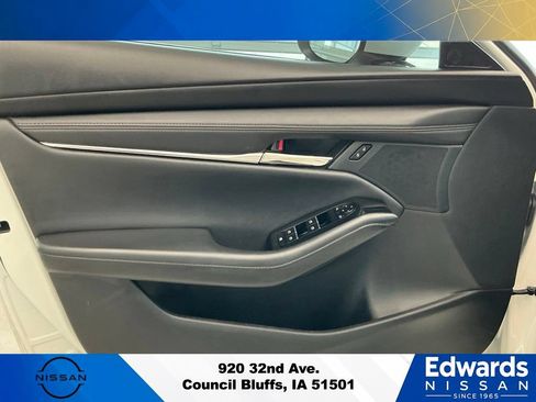 Used 2023 MAZDA MAZDA3 s FWD image 18